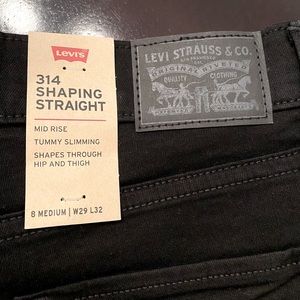 NWT Levi shaping straight black jeans